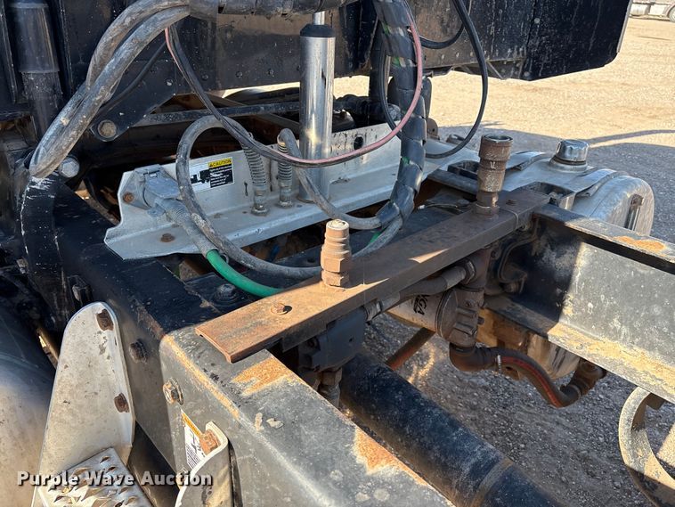 image for item EM0510 2008 Peterbilt 386 semi truck