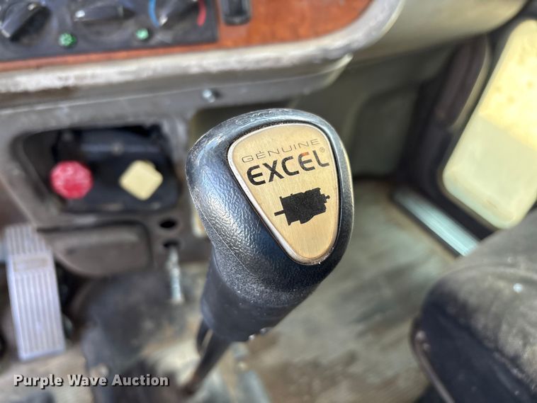 image for item EM0510 2008 Peterbilt 386 semi truck