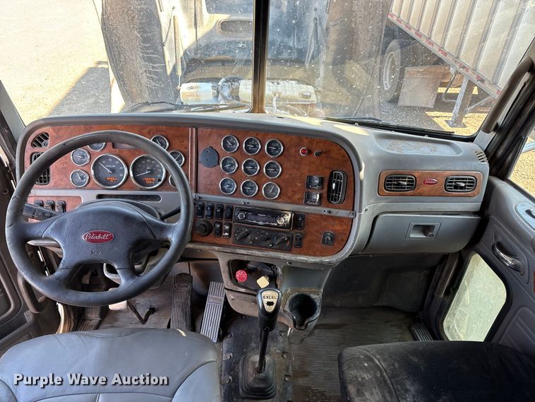 image for item EM0510 2008 Peterbilt 386 semi truck