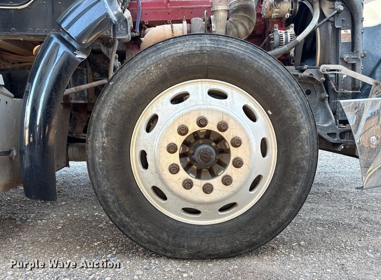 image for item EM0510 2008 Peterbilt 386 semi truck