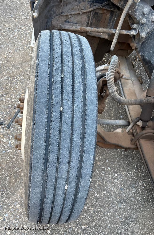 image for item EM0510 2008 Peterbilt 386 semi truck