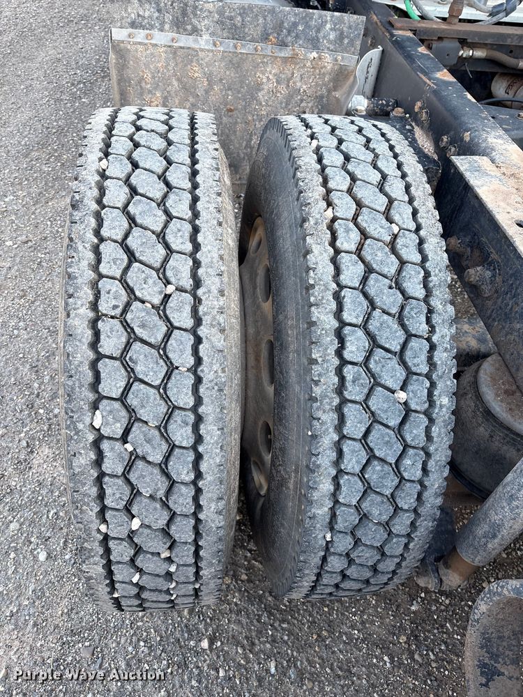 image for item EM0510 2008 Peterbilt 386 semi truck