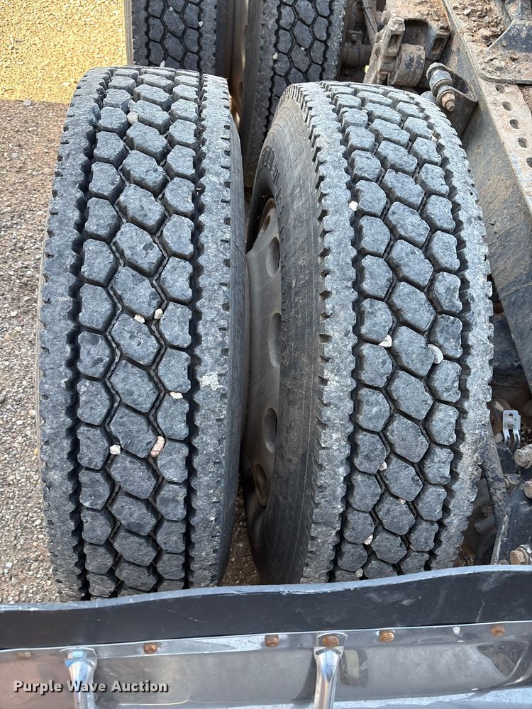 image for item EM0510 2008 Peterbilt 386 semi truck