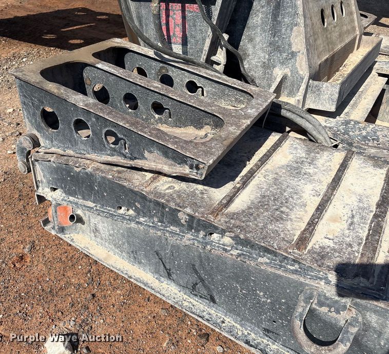 image for item EM0521 2019 Fontaine Magnitude HFLD lowboy equipment trailer