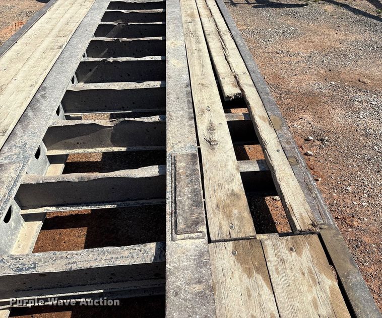 image for item EM0521 2019 Fontaine Magnitude HFLD lowboy equipment trailer