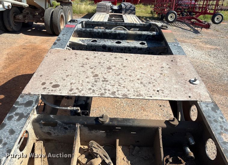 image for item EM0521 2019 Fontaine Magnitude HFLD lowboy equipment trailer