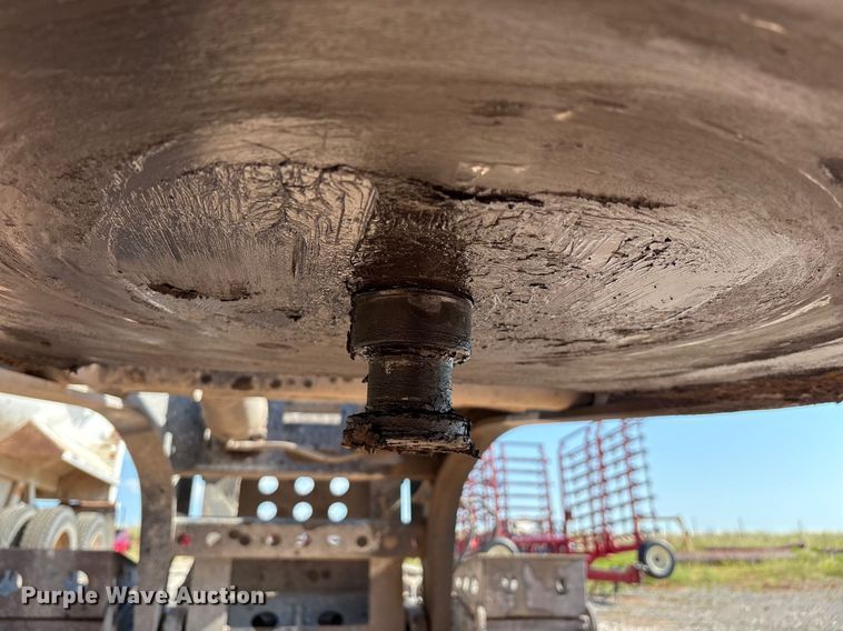 image for item EM0521 2019 Fontaine Magnitude HFLD lowboy equipment trailer