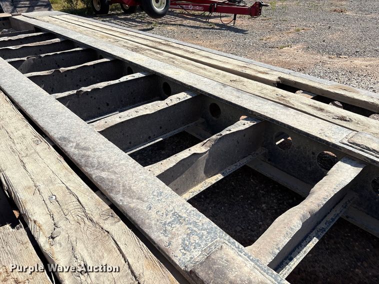 image for item EM0521 2019 Fontaine Magnitude HFLD lowboy equipment trailer