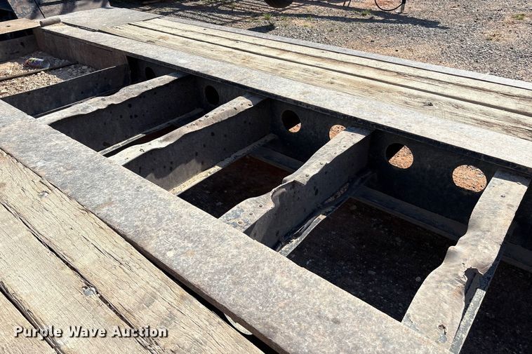 image for item EM0521 2019 Fontaine Magnitude HFLD lowboy equipment trailer