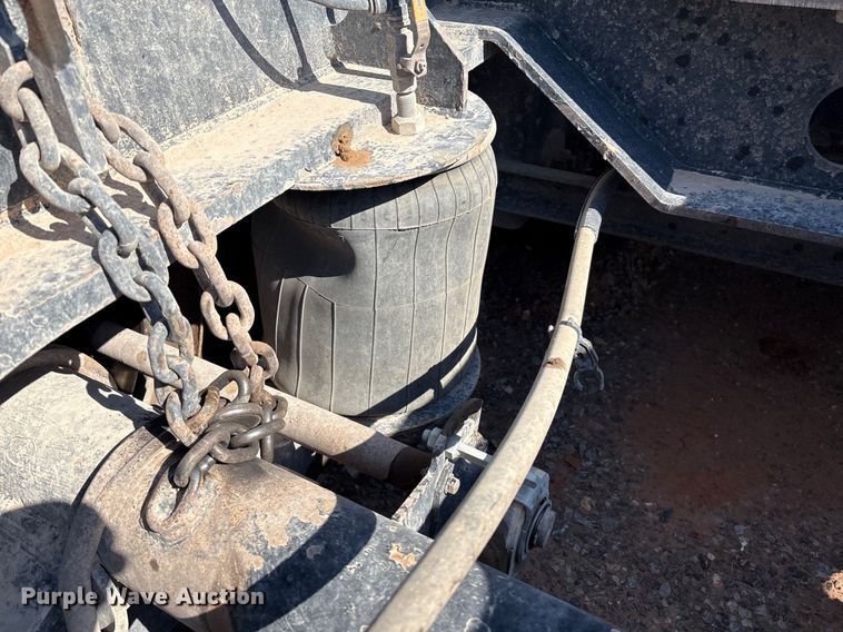 image for item EM0521 2019 Fontaine Magnitude HFLD lowboy equipment trailer