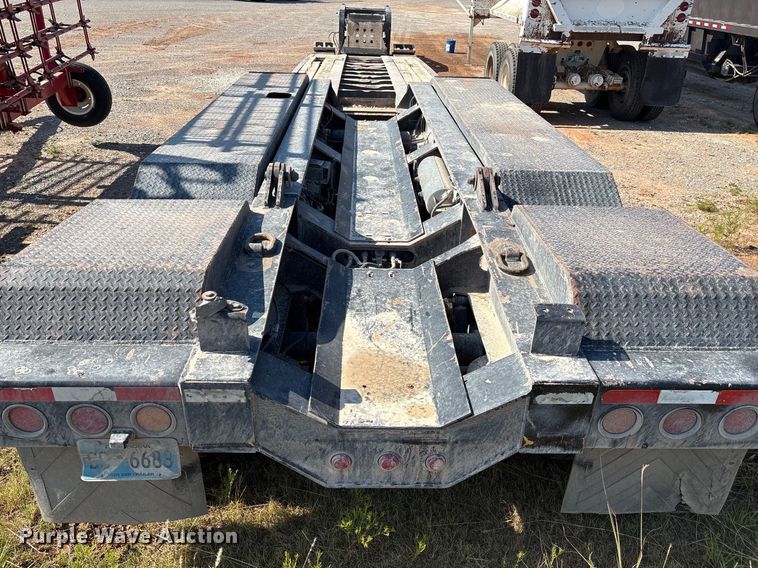 image for item EM0521 2019 Fontaine Magnitude HFLD lowboy equipment trailer