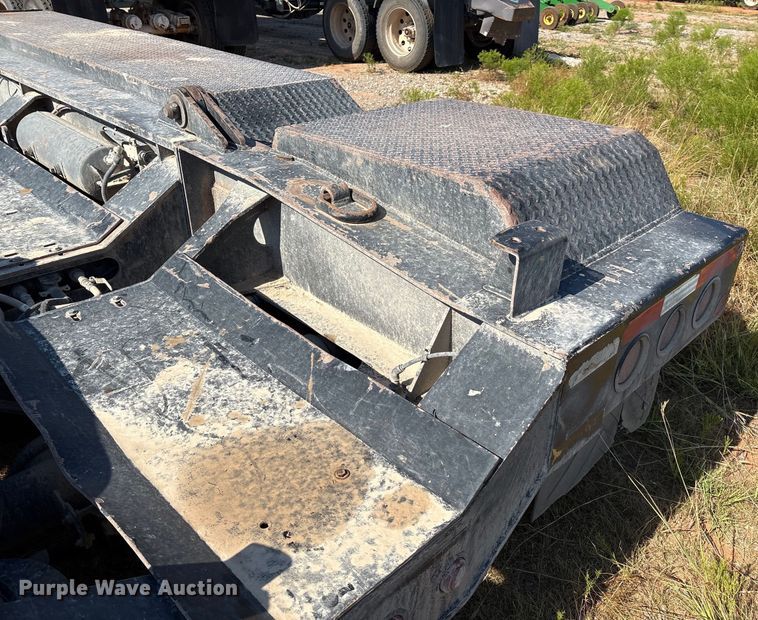 image for item EM0521 2019 Fontaine Magnitude HFLD lowboy equipment trailer