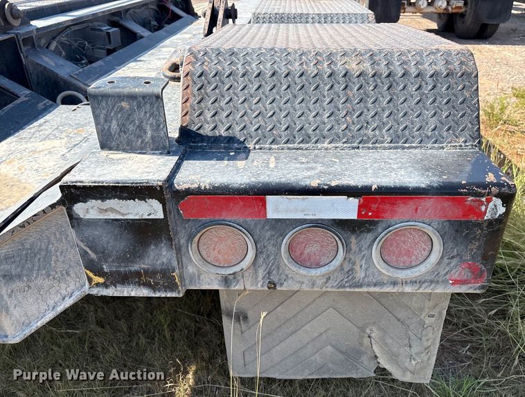 image for item EM0521 2019 Fontaine Magnitude HFLD lowboy equipment trailer