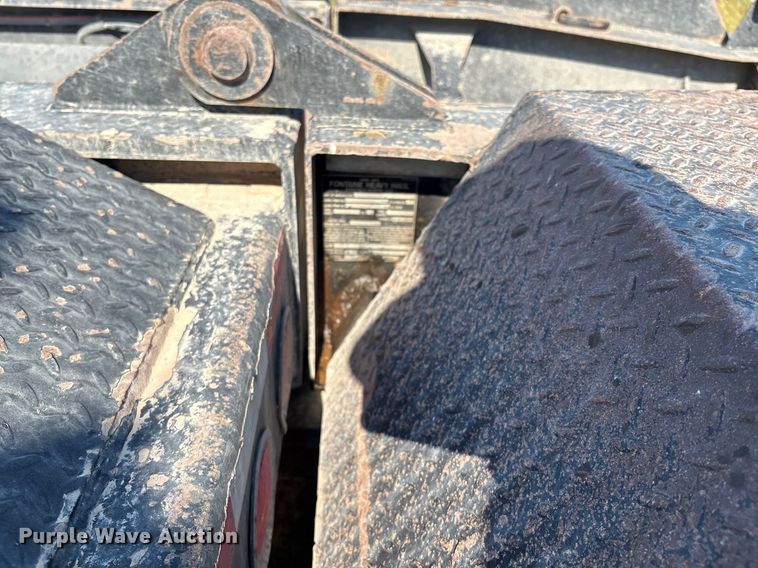image for item EM0521 2019 Fontaine Magnitude HFLD lowboy equipment trailer