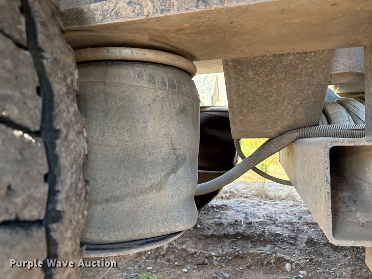 image for item EM0521 2019 Fontaine Magnitude HFLD lowboy equipment trailer