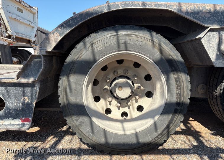 image for item EM0521 2019 Fontaine Magnitude HFLD lowboy equipment trailer