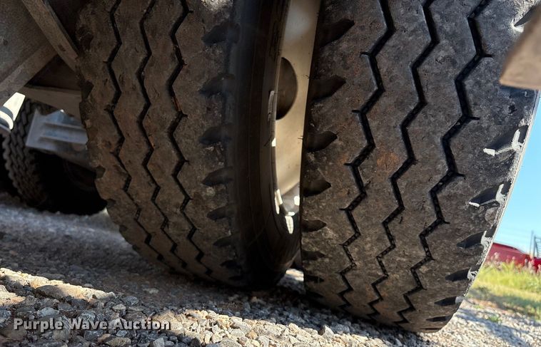 image for item EM0521 2019 Fontaine Magnitude HFLD lowboy equipment trailer