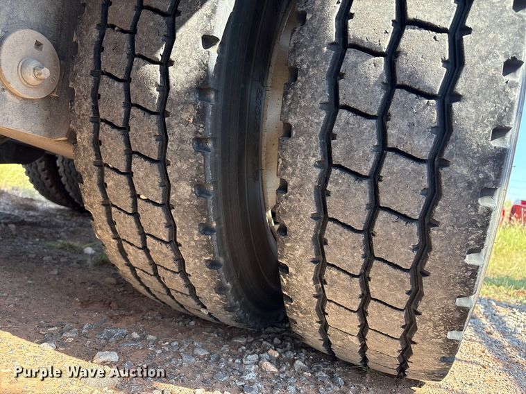 image for item EM0521 2019 Fontaine Magnitude HFLD lowboy equipment trailer