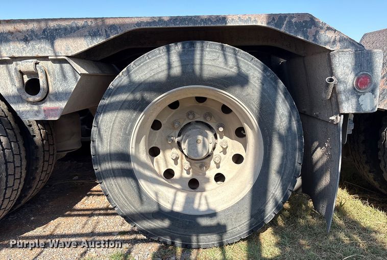 image for item EM0521 2019 Fontaine Magnitude HFLD lowboy equipment trailer