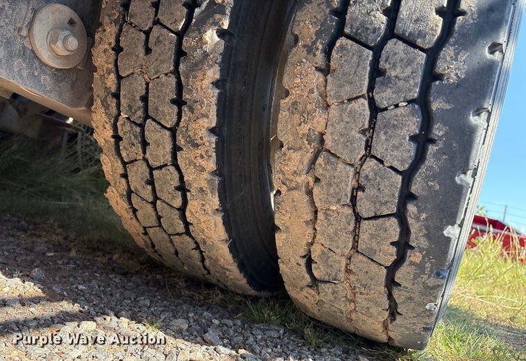 image for item EM0521 2019 Fontaine Magnitude HFLD lowboy equipment trailer
