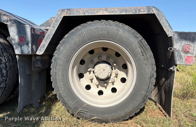 image for item EM0521 2019 Fontaine Magnitude HFLD lowboy equipment trailer