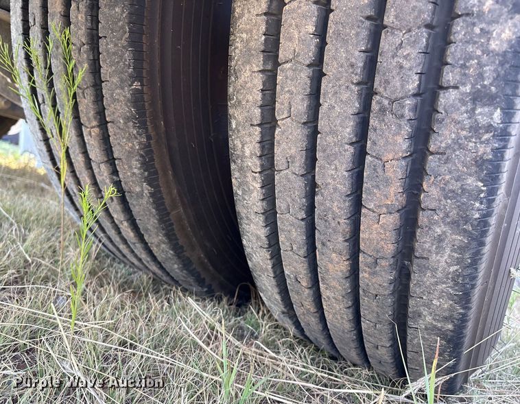 image for item EM0521 2019 Fontaine Magnitude HFLD lowboy equipment trailer