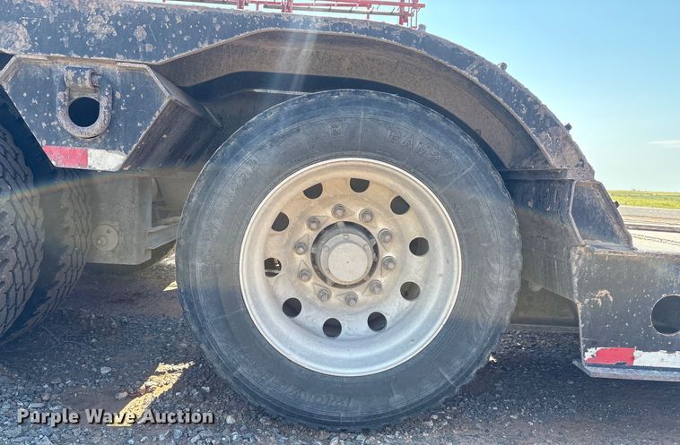 image for item EM0521 2019 Fontaine Magnitude HFLD lowboy equipment trailer