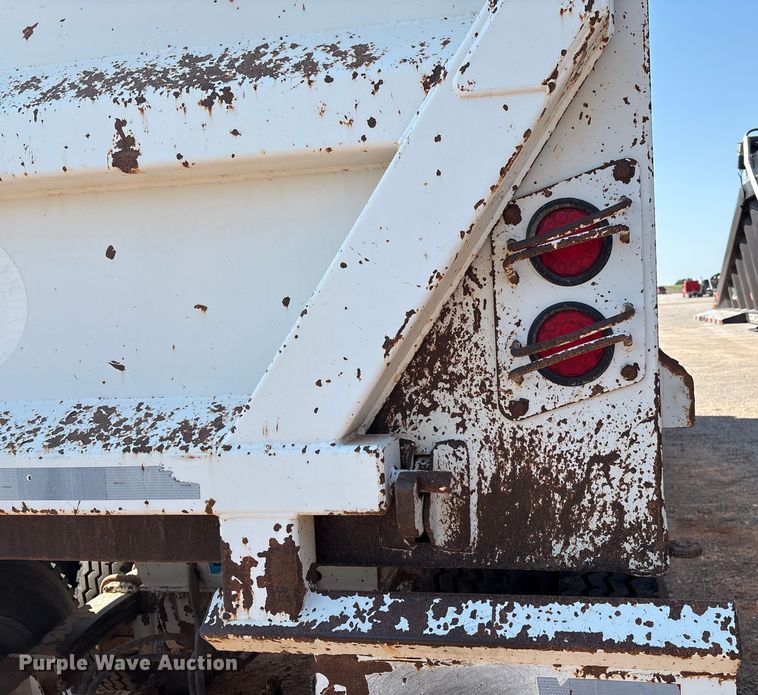 image for item EM0522 2007 CTS HRD-32 end dump trailer