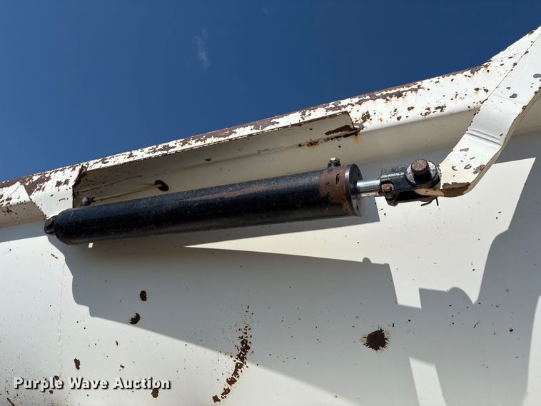 image for item EM0522 2007 CTS HRD-32 end dump trailer