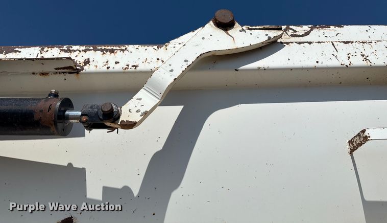 image for item EM0522 2007 CTS HRD-32 end dump trailer