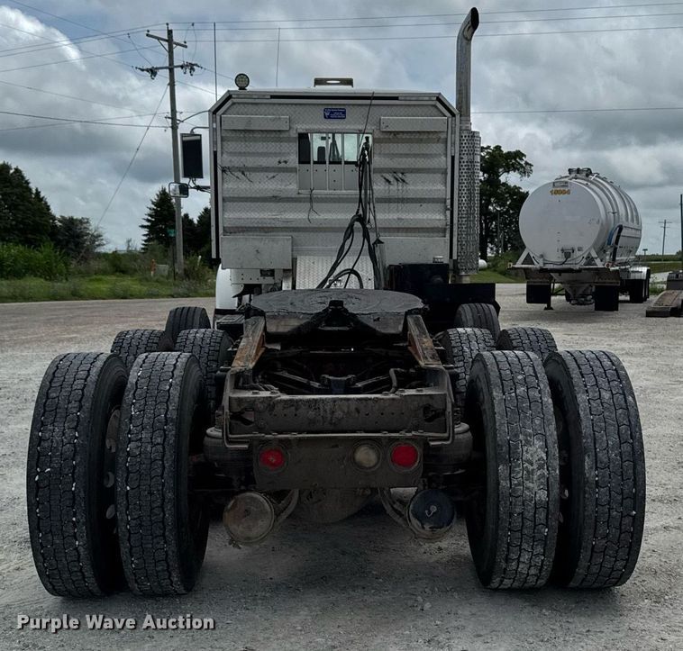 image for item EM2173 2003 Kenworth semi truck