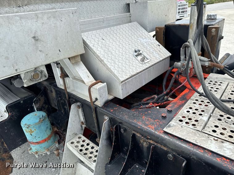 image for item EM2173 2003 Kenworth semi truck