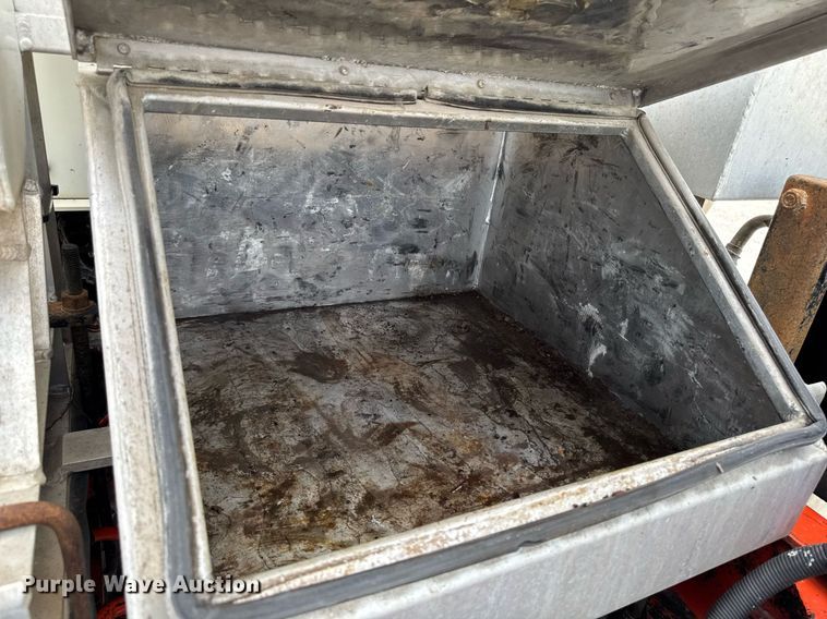 image for item EM2173 2003 Kenworth semi truck