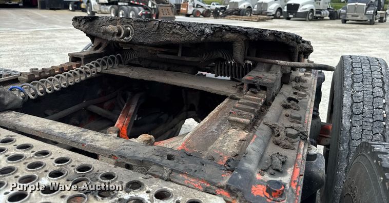 image for item EM2173 2003 Kenworth semi truck