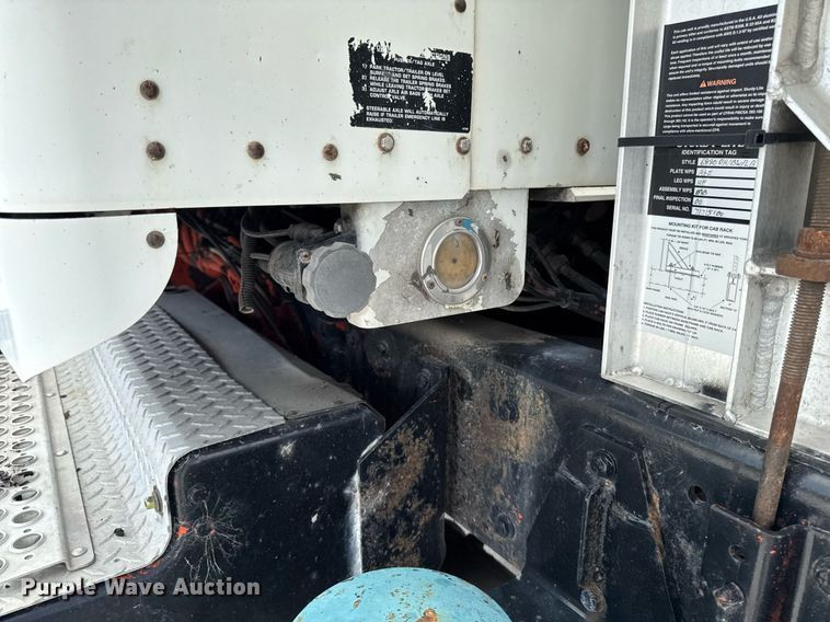 image for item EM2173 2003 Kenworth semi truck