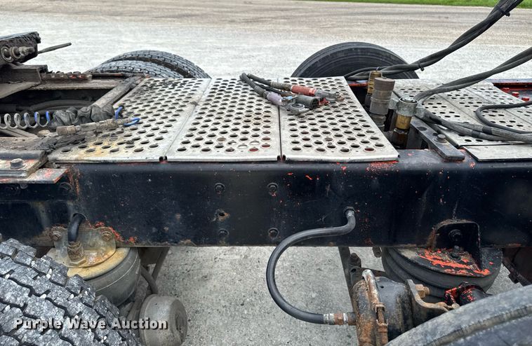 image for item EM2173 2003 Kenworth semi truck