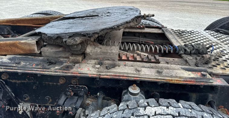 image for item EM2173 2003 Kenworth semi truck