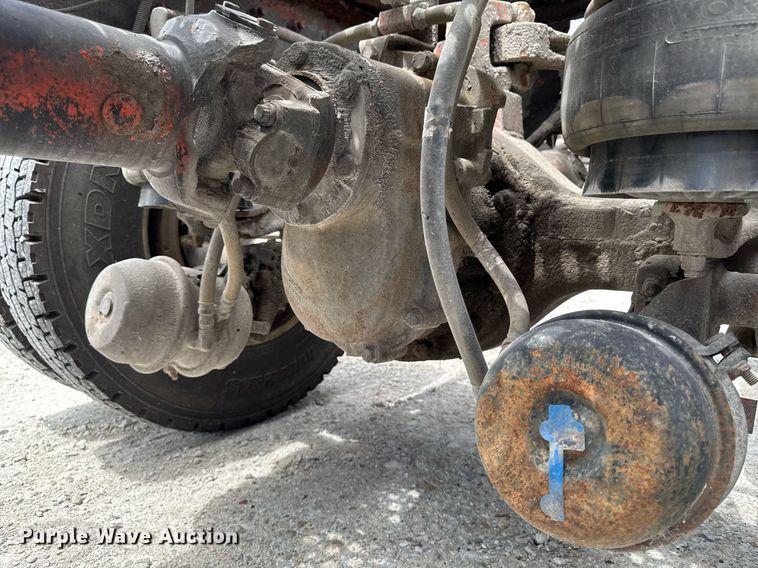 image for item EM2173 2003 Kenworth semi truck