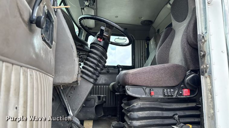 image for item EM2173 2003 Kenworth semi truck