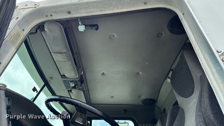 image for item EM2173 2003 Kenworth semi truck