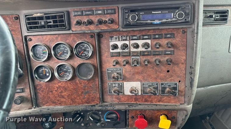 image for item EM2173 2003 Kenworth semi truck