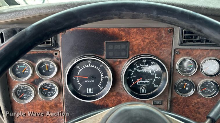 image for item EM2173 2003 Kenworth semi truck