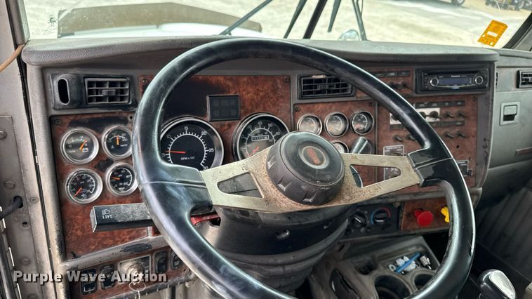 image for item EM2173 2003 Kenworth semi truck