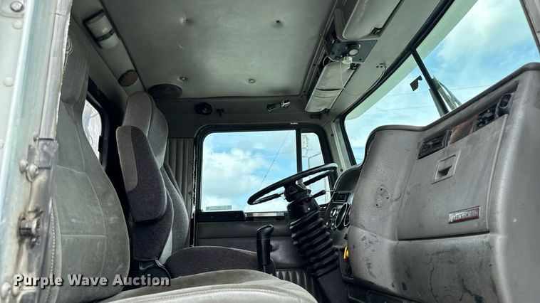 image for item EM2173 2003 Kenworth semi truck