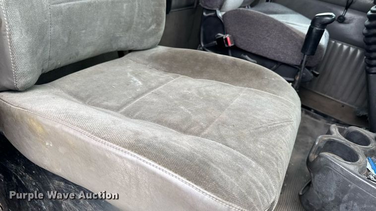 image for item EM2173 2003 Kenworth semi truck