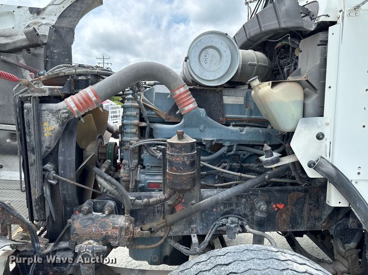 image for item EM2173 2003 Kenworth semi truck