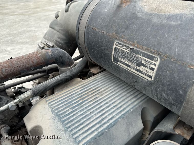 image for item EM2173 2003 Kenworth semi truck