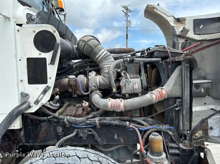 image for item EM2173 2003 Kenworth semi truck