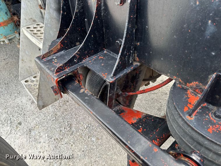 image for item EM2173 2003 Kenworth semi truck