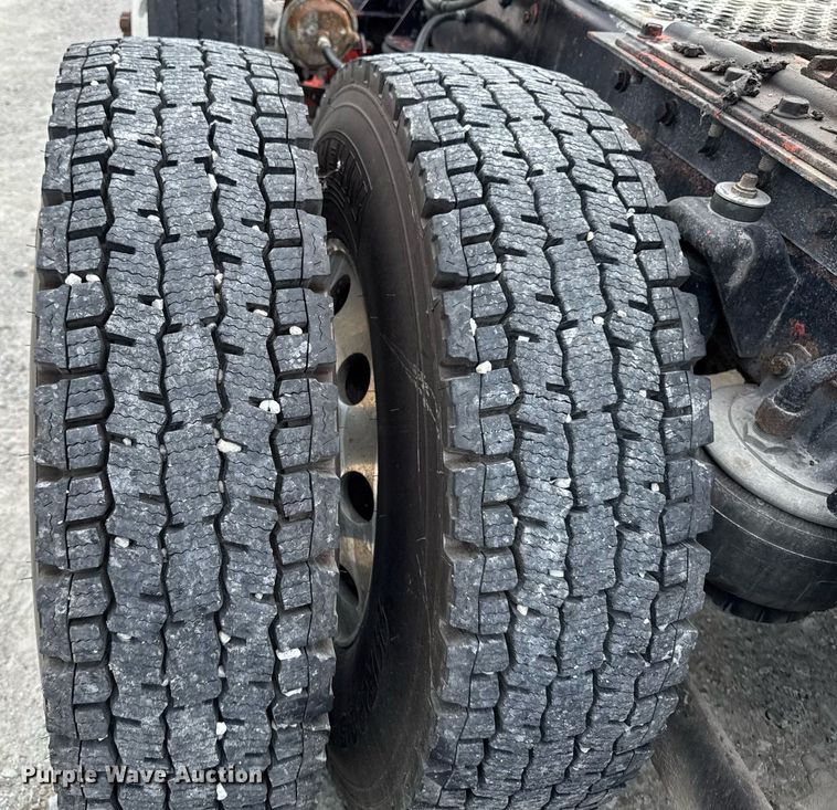 image for item EM2173 2003 Kenworth semi truck